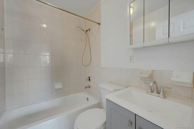 3313 Rombouts Avenue, Bronx, NY 10475