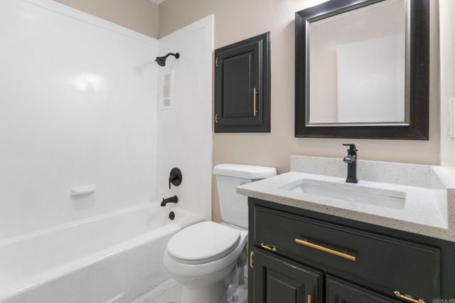 13721 Saint Charles Boulevard, Little Rock, AR 72211