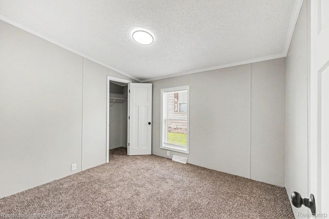 59587 Susan Ln N., New Haven Village, MI 48048