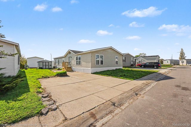 59587 Susan Ln N., New Haven Village, MI 48048