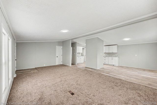 59587 Susan Ln N., New Haven Village, MI 48048
