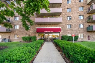 1460 Fairlane Drive 312, Schaumburg, IL 60193