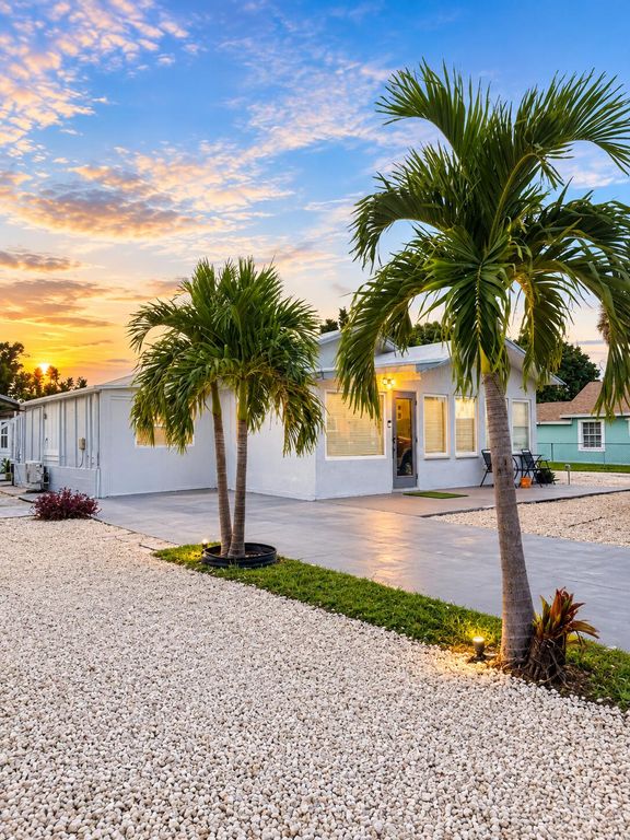 115 Walker Avenue, Greenacres, FL 33463
