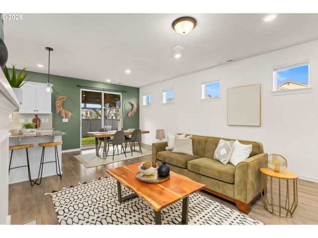 3456 BIRCH St, Forest Grove, OR 97116