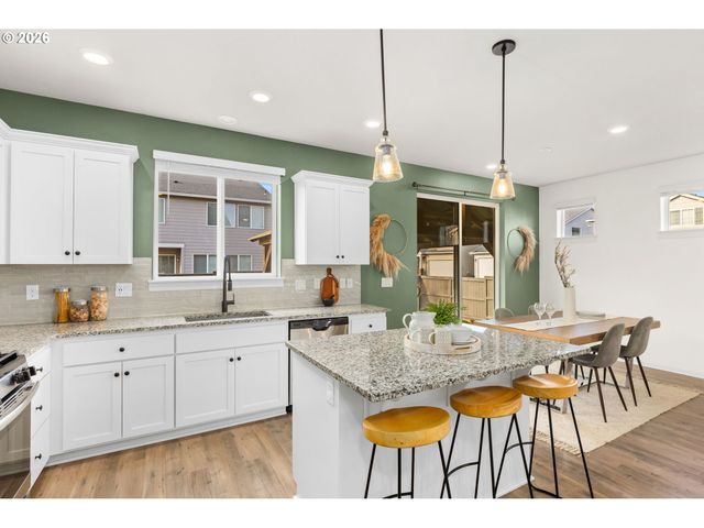 3456 BIRCH St, Forest Grove, OR 97116