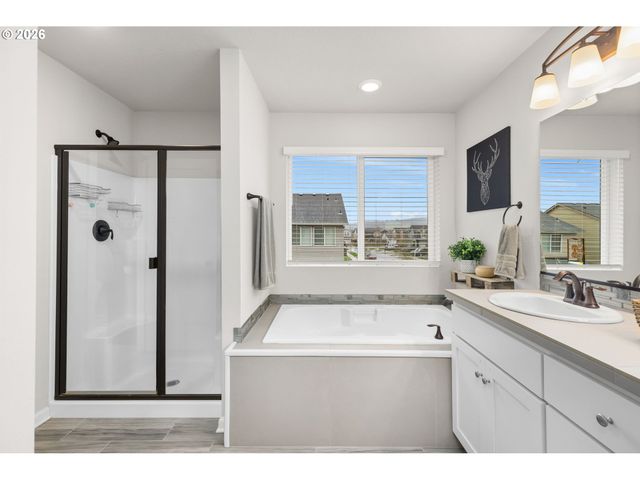 3456 BIRCH St, Forest Grove, OR 97116