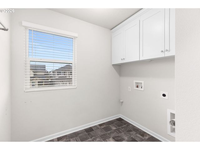 3456 BIRCH St, Forest Grove, OR 97116