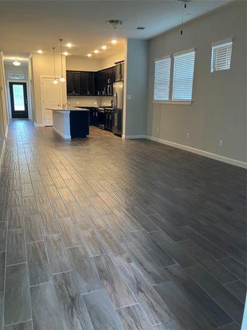 125 Saddle Drive, Houston, TX 77065