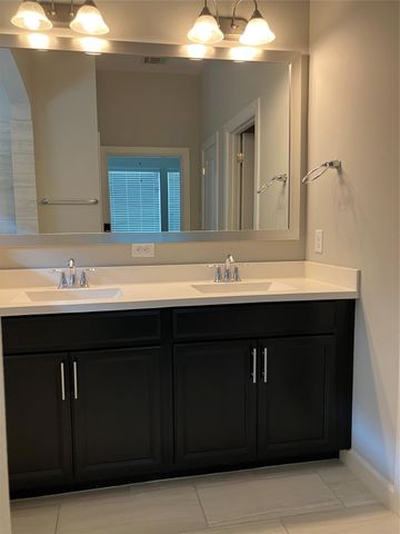 125 Saddle Drive, Houston, TX 77065