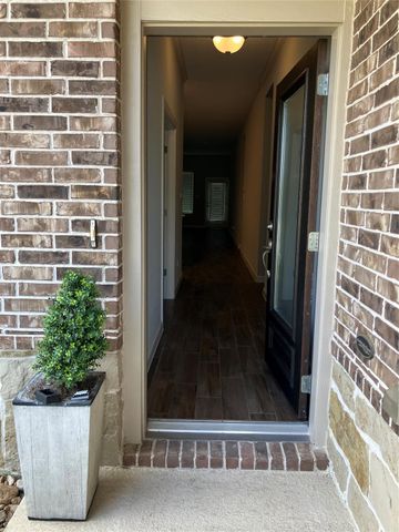 125 Saddle Drive, Houston, TX 77065