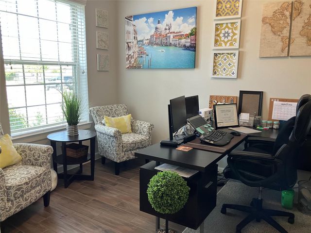 125 Saddle Drive, Houston, TX 77065