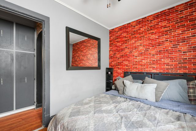 6316 W Warwick Avenue, Chicago, IL 60634