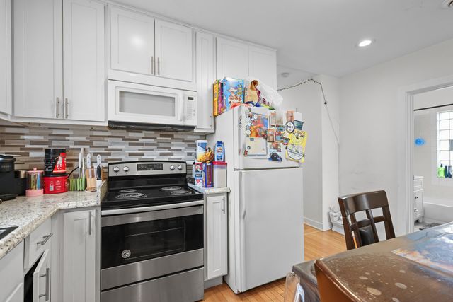6316 W Warwick Avenue, Chicago, IL 60634
