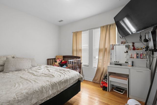 6316 W Warwick Avenue, Chicago, IL 60634