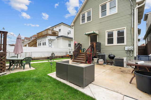 6316 W Warwick Avenue, Chicago, IL 60634