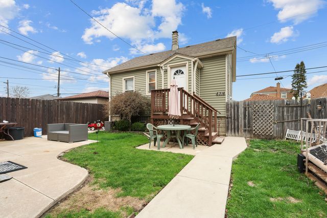 6316 W Warwick Avenue, Chicago, IL 60634