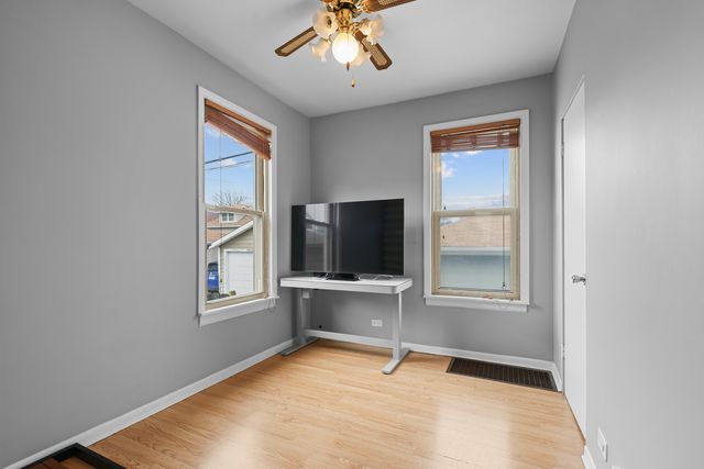6316 W Warwick Avenue, Chicago, IL 60634