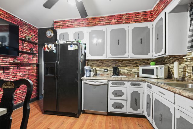 6316 W Warwick Avenue, Chicago, IL 60634