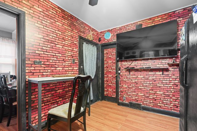 6316 W Warwick Avenue, Chicago, IL 60634