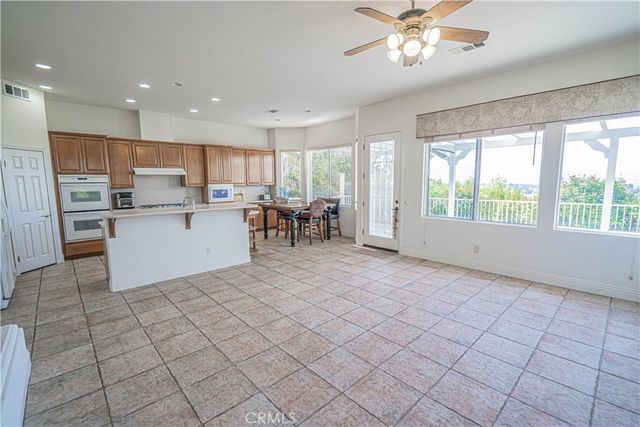 22440 Skylake Place, Saugus, CA 91390