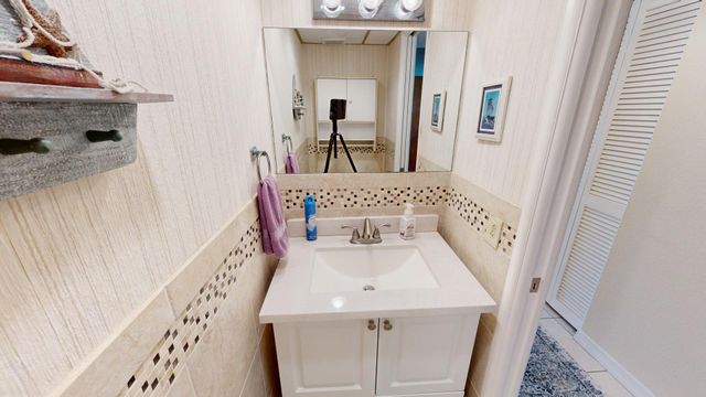 104350 Overseas Hwy Apt A402, Key Largo, FL 33037