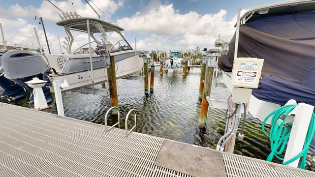 104350 Overseas Hwy Apt A402, Key Largo, FL 33037