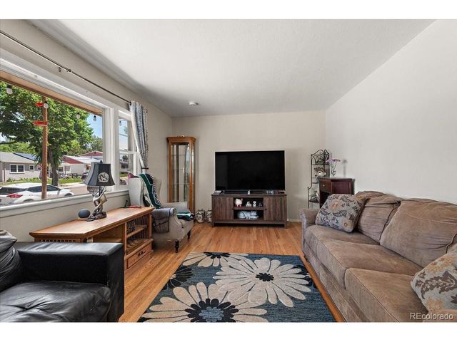 1120 Alexander Cir, Pueblo, CO 81001