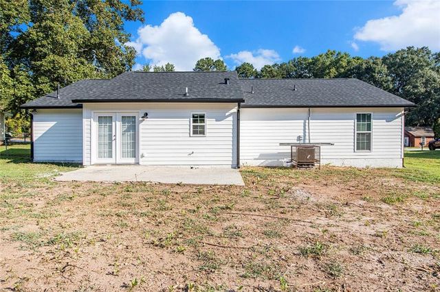 316 River Chase Drive, Jonesboro, GA 30238