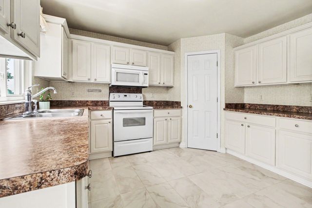 7878 Greene Farm Drive, Ypsilanti Twp, MI 48197