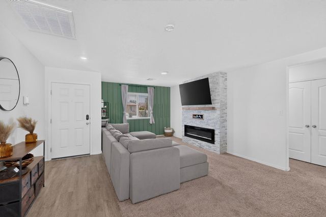 902 Camino De Las Violeta, Belen, NM 87002