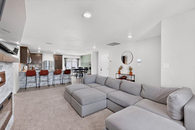 902 Camino De Las Violeta, Belen, NM 87002