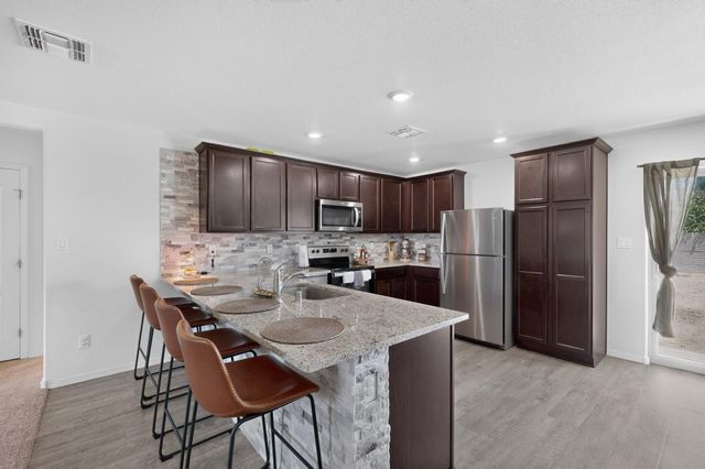 902 Camino De Las Violeta, Belen, NM 87002