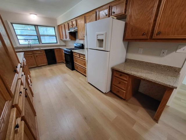 706 Maple Street, Sweeny, TX 77480