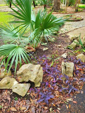 706 Maple Street, Sweeny, TX 77480