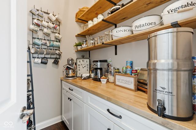 16320 Kenora Lane N, Fortville, IN 46040