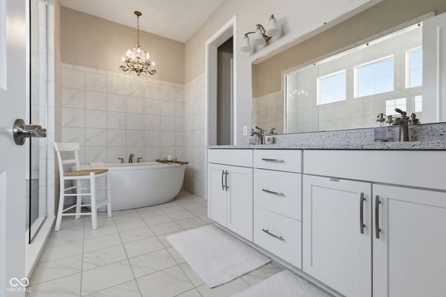 16320 Kenora Lane N, Fortville, IN 46040