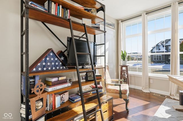 16320 Kenora Lane N, Fortville, IN 46040