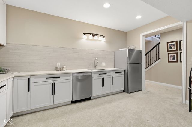 16320 Kenora Lane N, Fortville, IN 46040