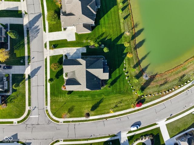 16320 Kenora Lane N, Fortville, IN 46040