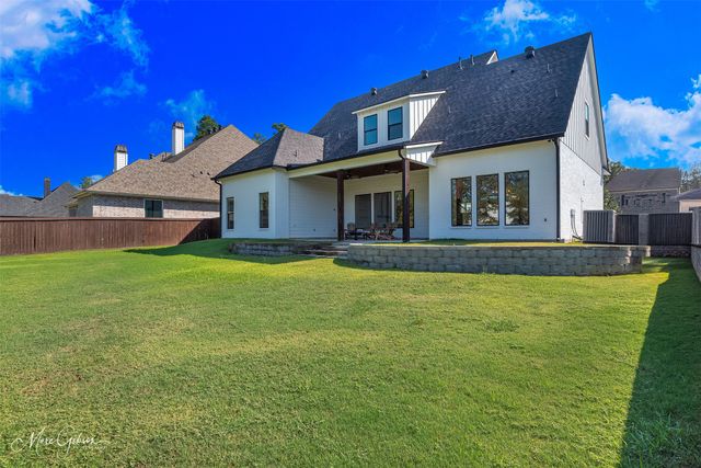 10946 Whispering Path Drive, Shreveport, LA 71106