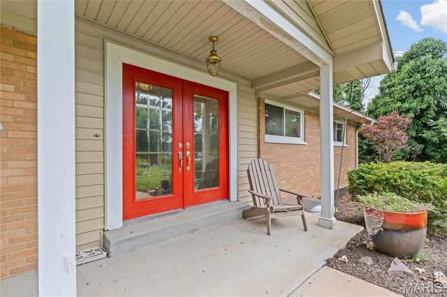 9853 Richter Lane, Crestwood, MO 63126