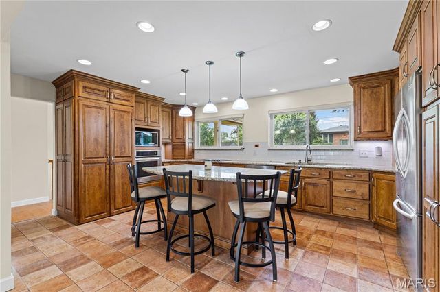 9853 Richter Lane, Crestwood, MO 63126