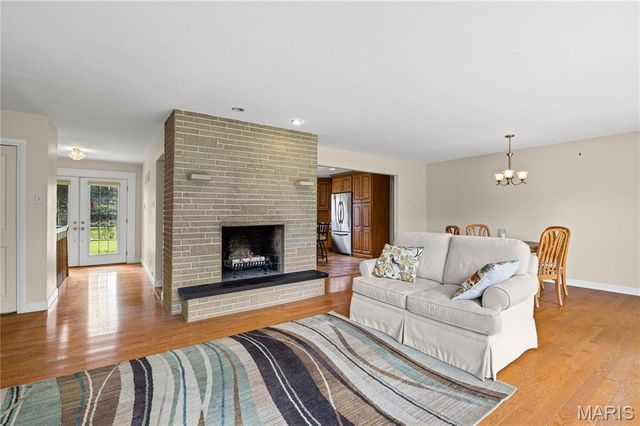 9853 Richter Lane, Crestwood, MO 63126