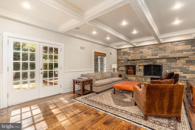 7204 LOCH LOMOND DR, Bethesda, MD 20817