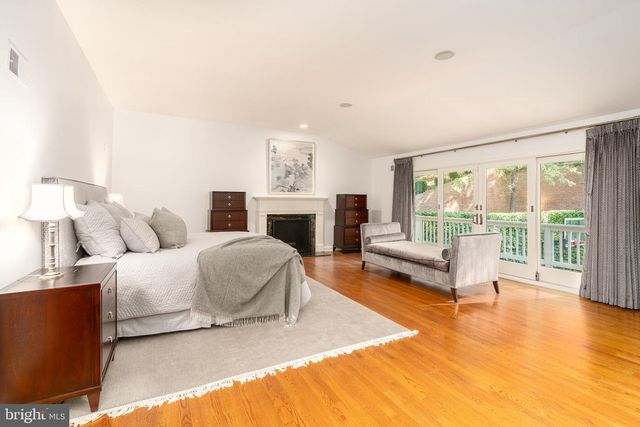 7204 LOCH LOMOND DR, Bethesda, MD 20817