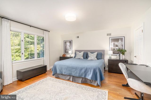 7204 LOCH LOMOND DR, Bethesda, MD 20817