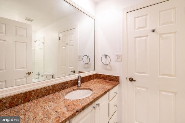 7204 LOCH LOMOND DR, Bethesda, MD 20817