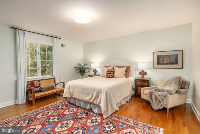 7204 LOCH LOMOND DR, Bethesda, MD 20817