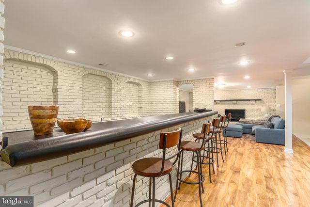 7204 LOCH LOMOND DR, Bethesda, MD 20817