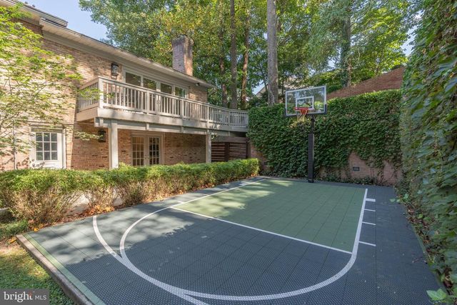 7204 LOCH LOMOND DR, Bethesda, MD 20817